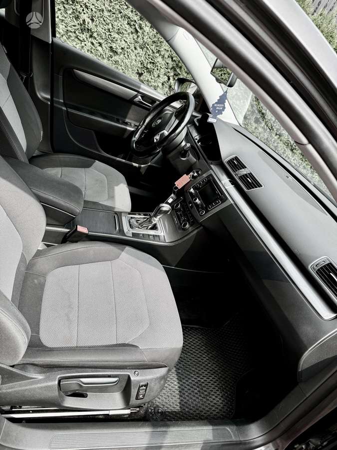 Volkswagen Passat - 9