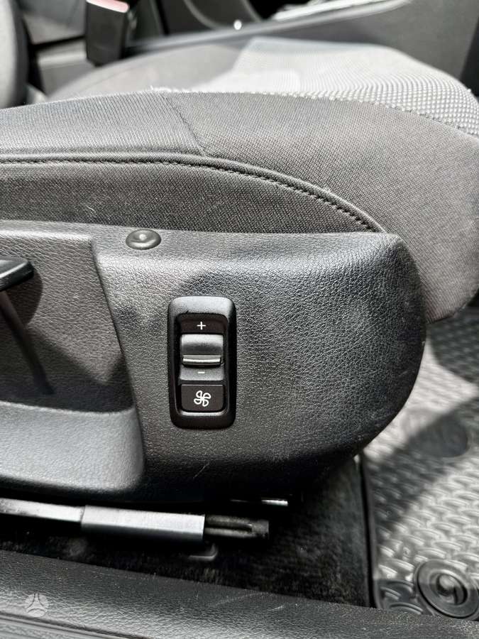 Volkswagen Passat - 10