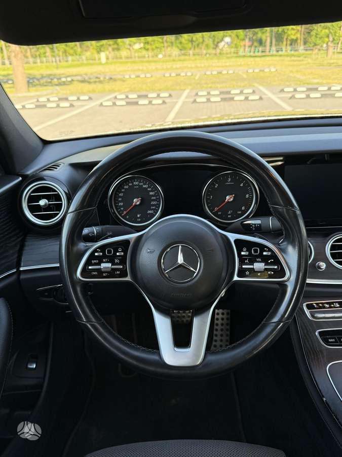 Mercedes-Benz E220 - 7