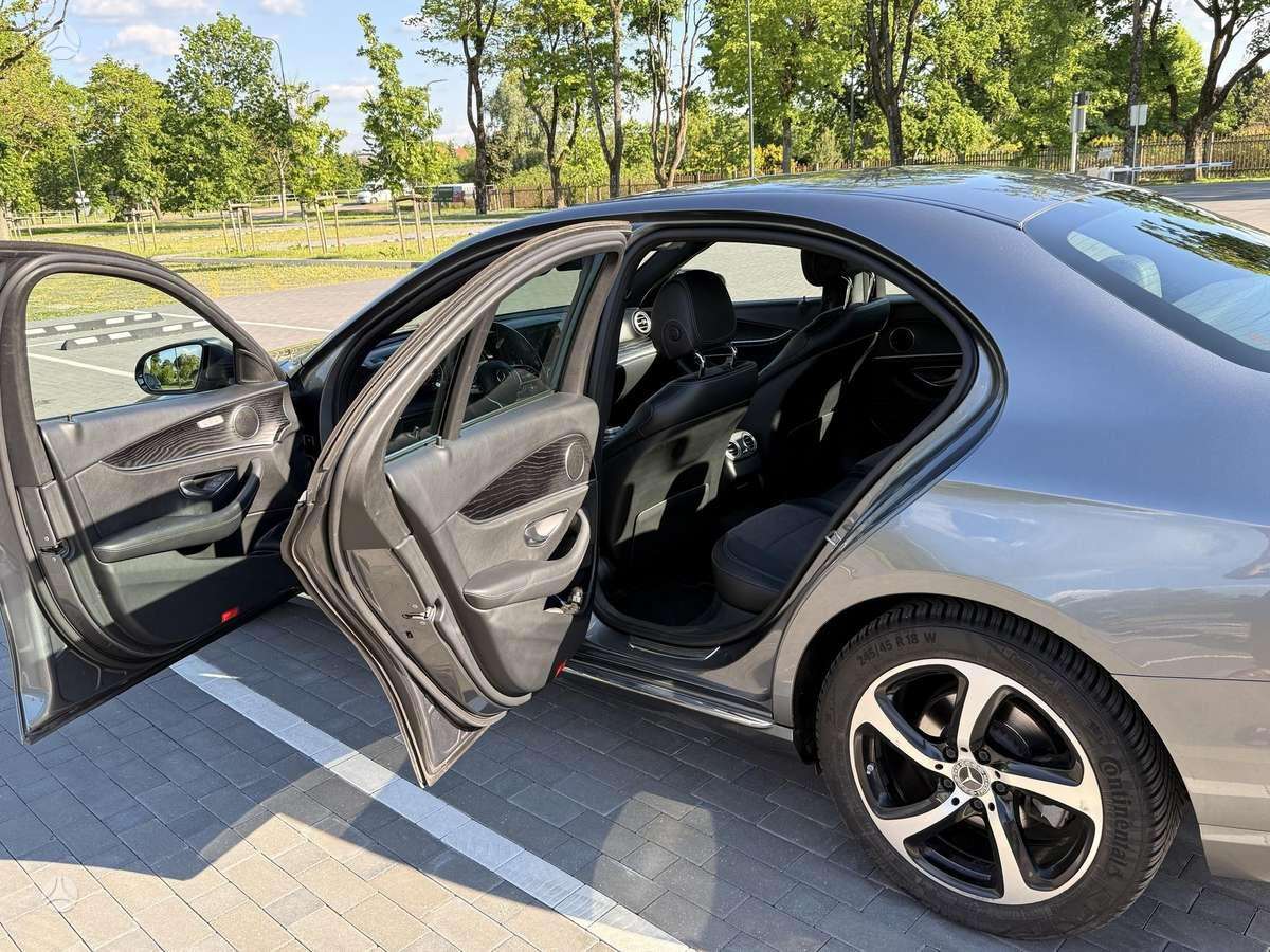 Mercedes-Benz E220 - 5