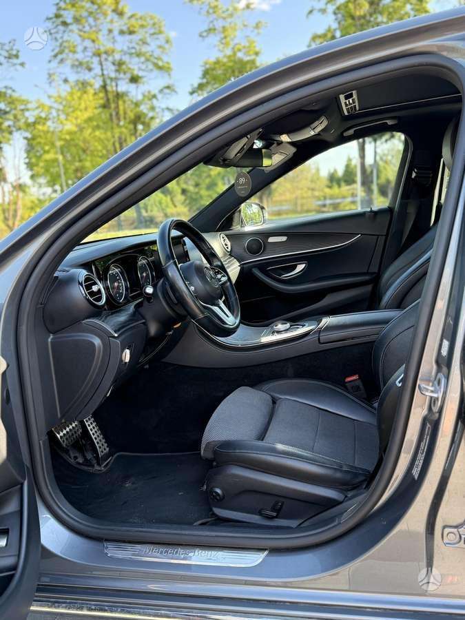 Mercedes-Benz E220 - 9