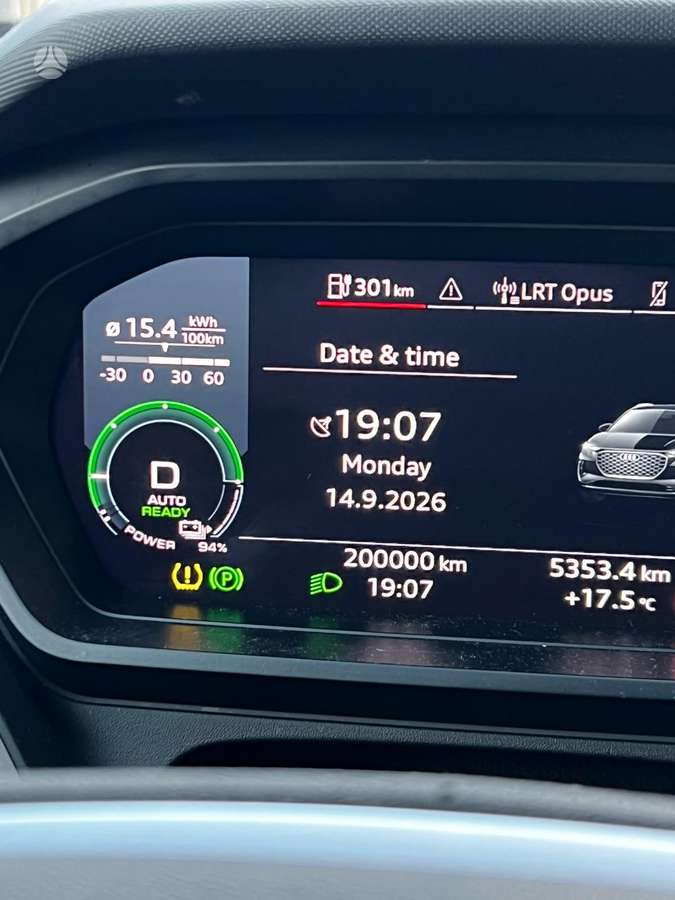 Audi Q4 e-tron - 4