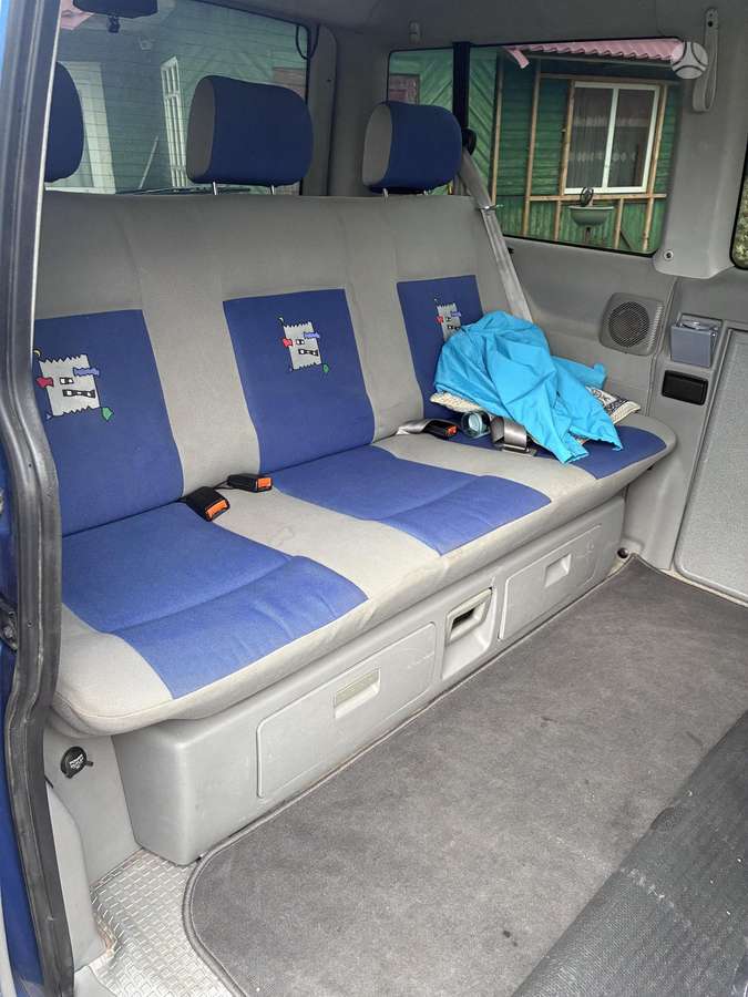 Volkswagen Multivan - 7