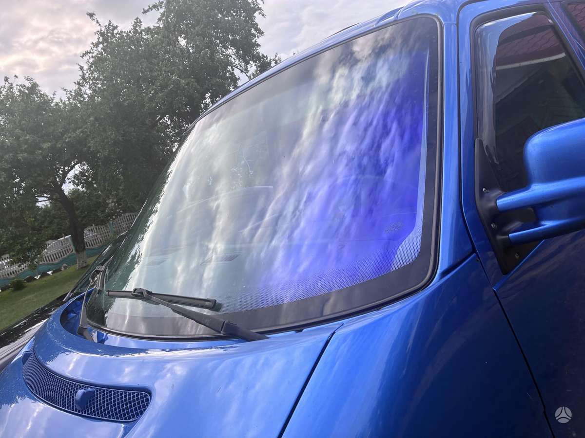 Volkswagen Multivan - 9