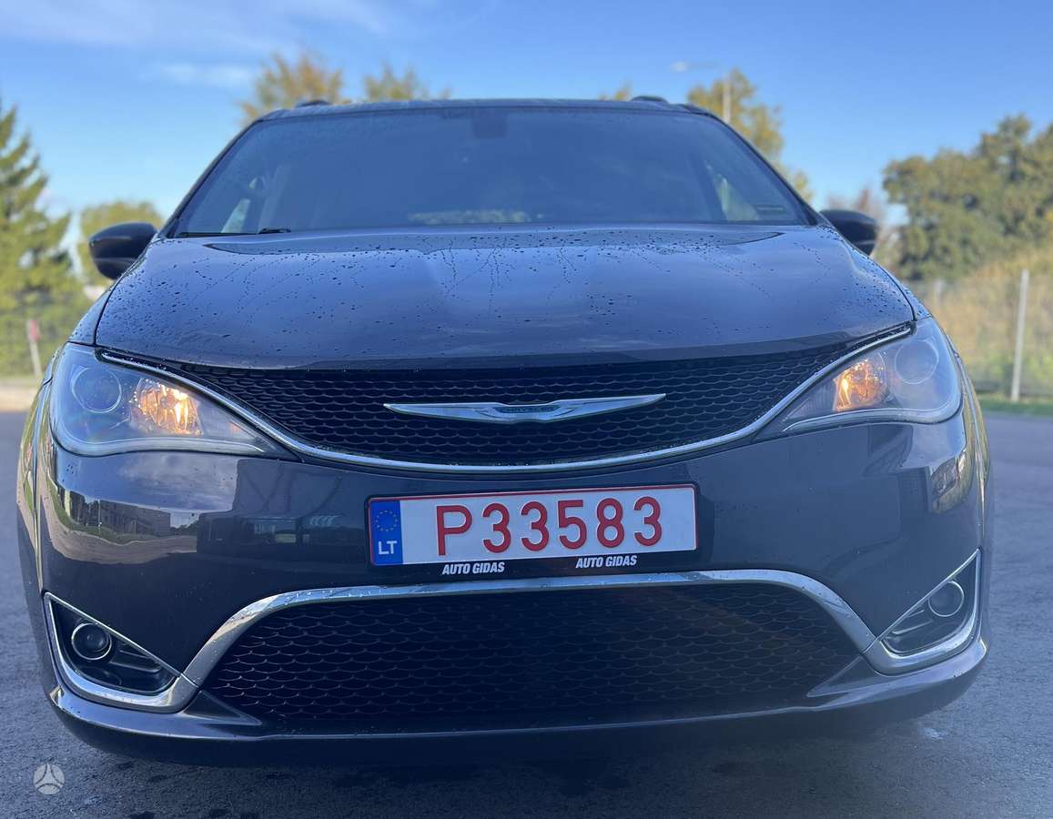 Chrysler Pacifica - 6