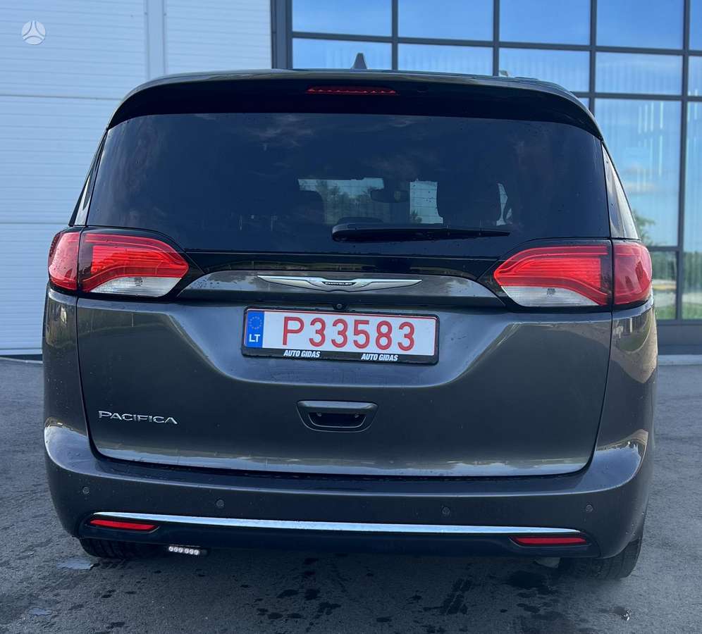 Chrysler Pacifica - 9