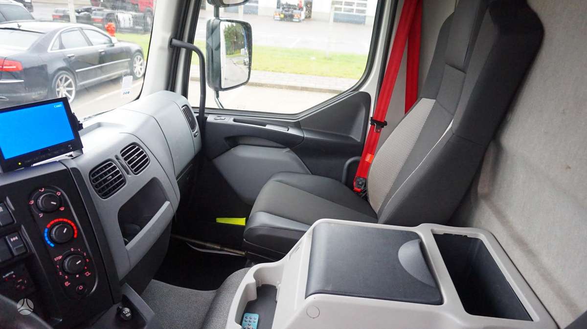 Renault D12 is Prancuzijos, box trucks / box vans