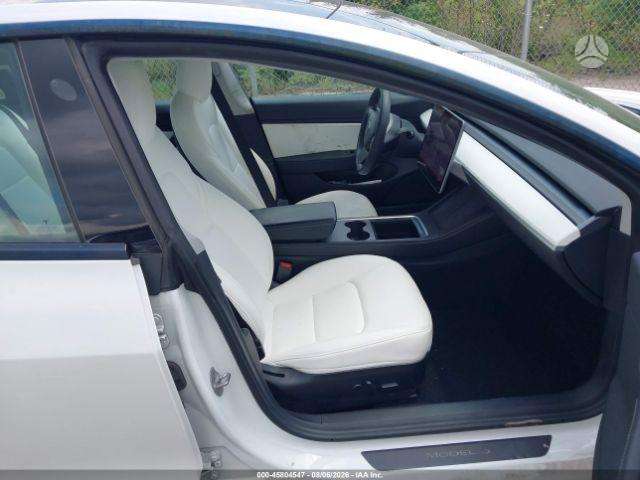 Tesla Model 3 - 5