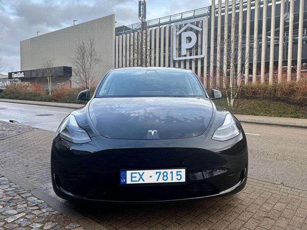 Tesla Model Y - 2