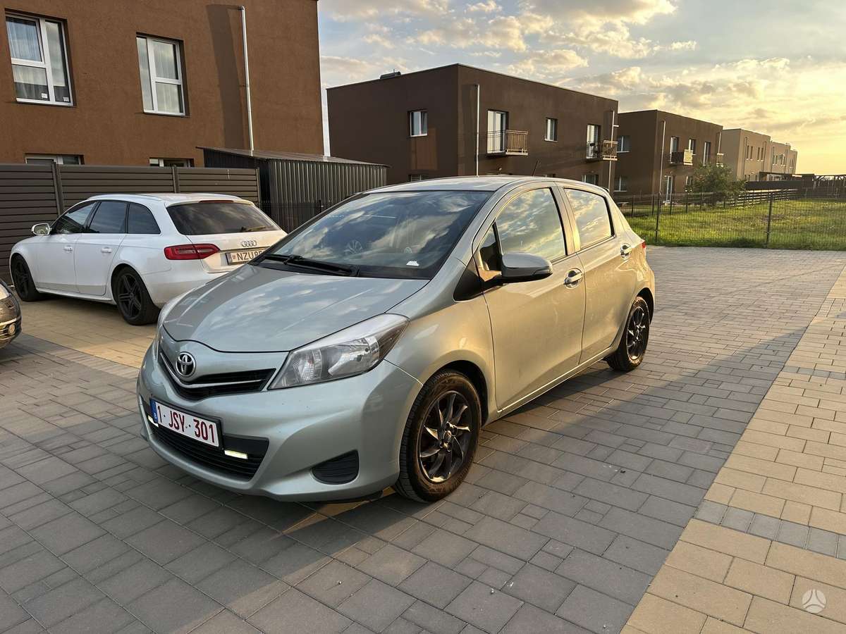 Toyota Yaris - 4