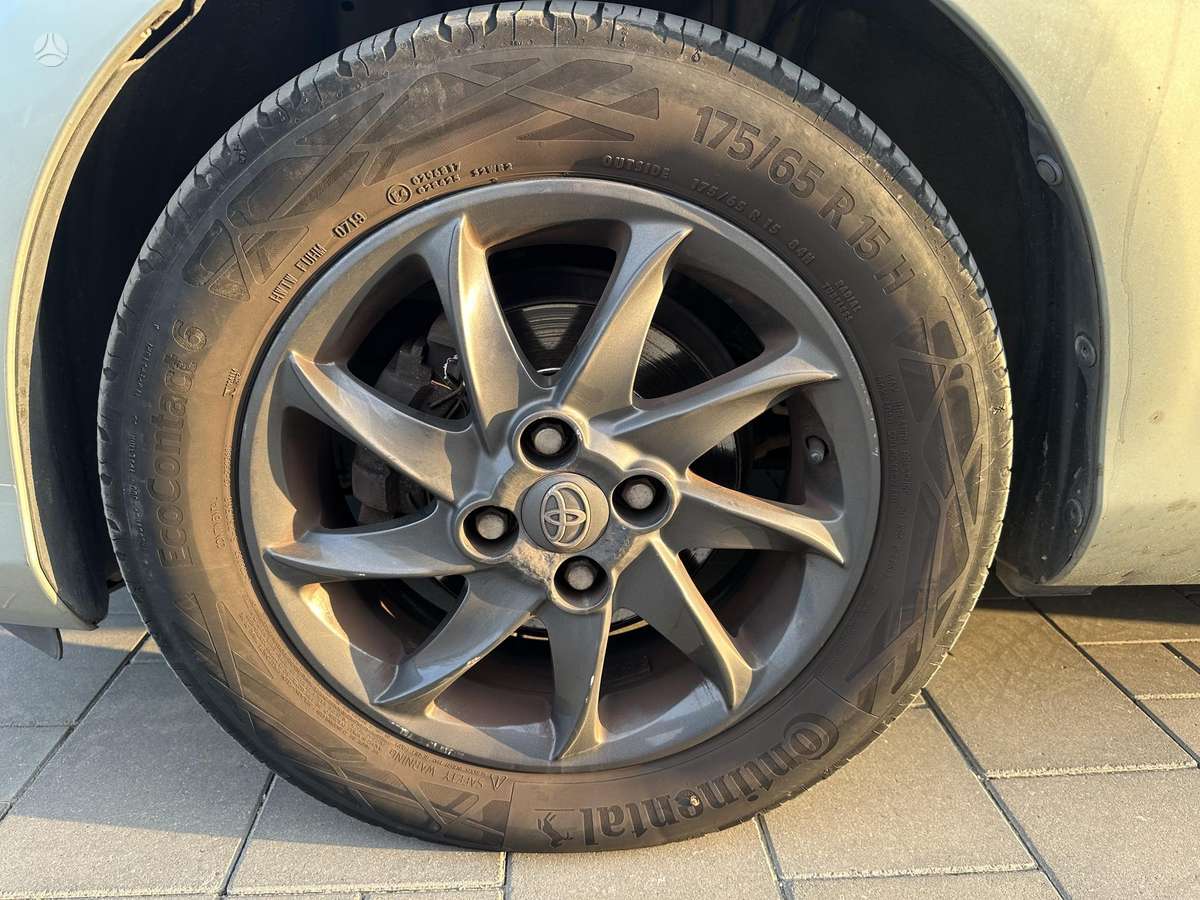 Toyota Yaris - 8