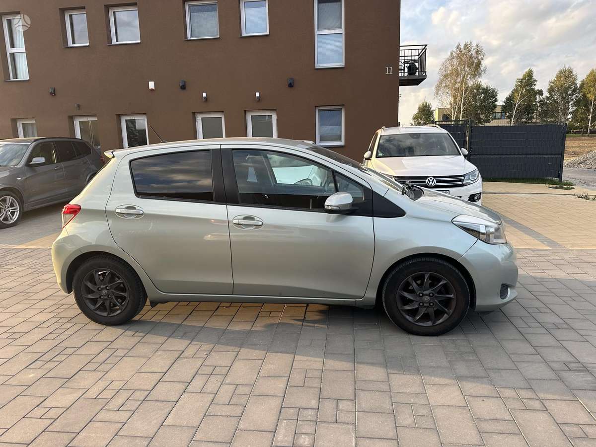 Toyota Yaris - 11