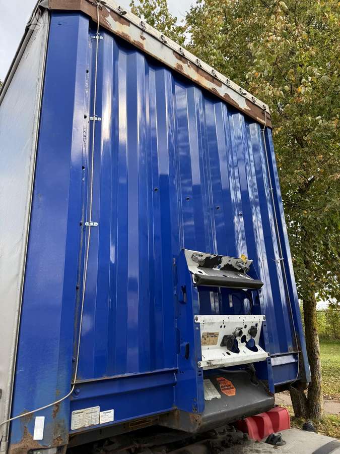 Krone, curtain / tarpaulin