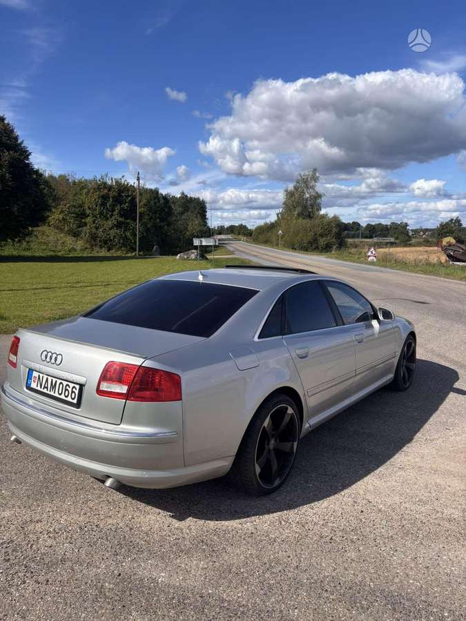Audi A8, 4.2 l., sedanas