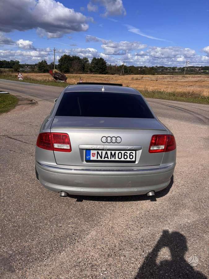 Audi A8, 4.2 l., Седан