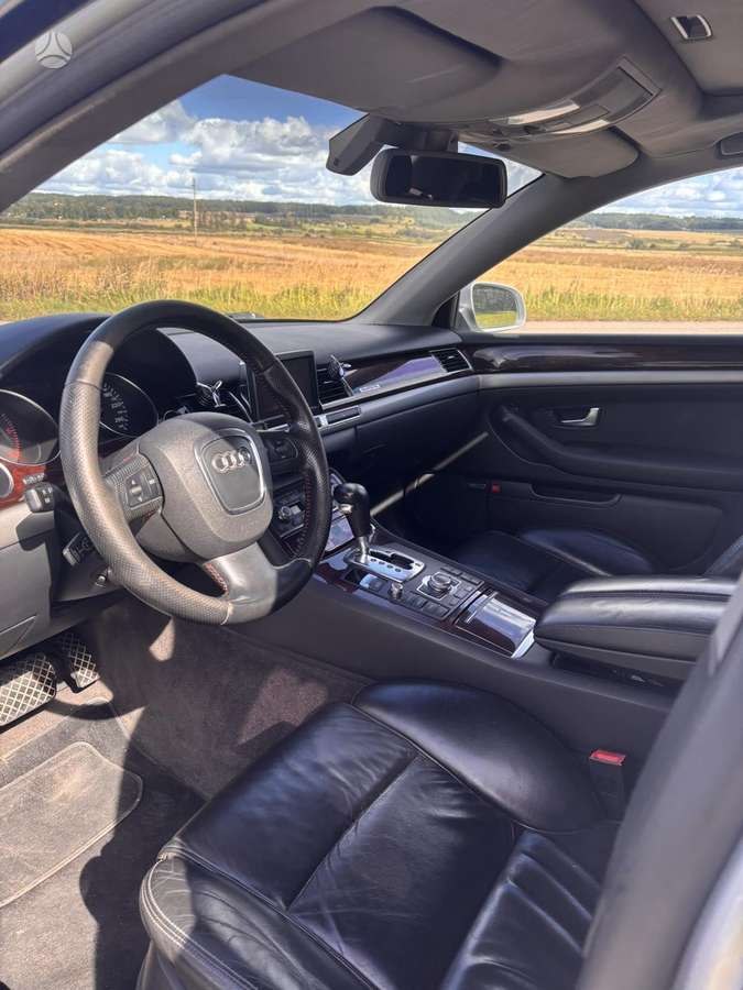 Audi A8, 4.2 l., Седан