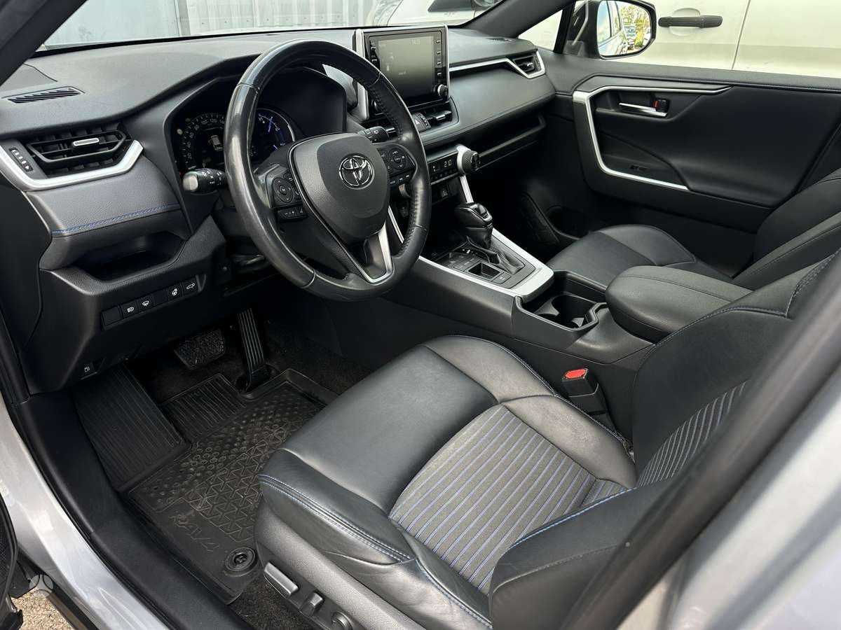 Toyota RAV4 - 9