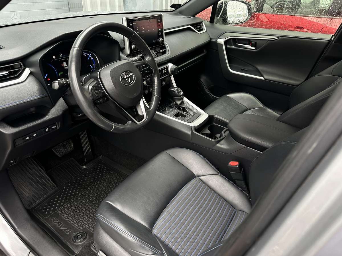 Toyota RAV4 - 9