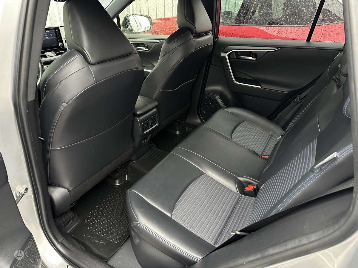 Toyota RAV4 - 10