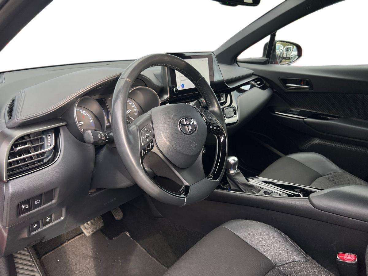 Toyota C-HR - 11