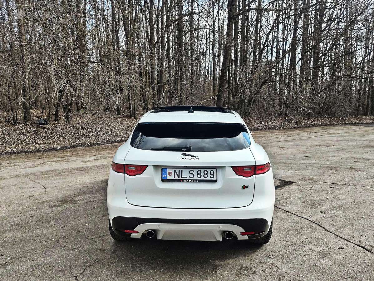 Jaguar F-Pace - 7
