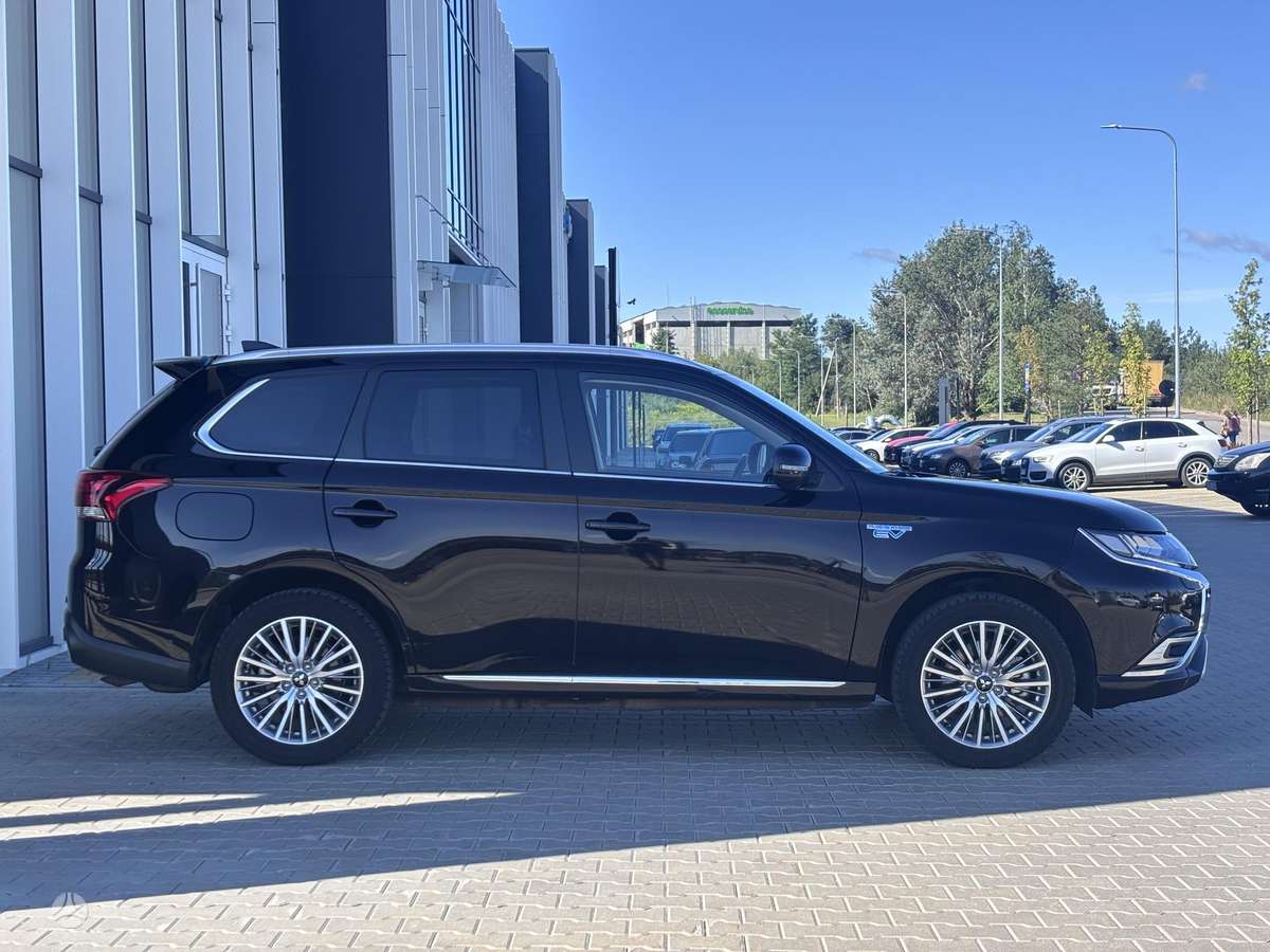 Mitsubishi Outlander - 9