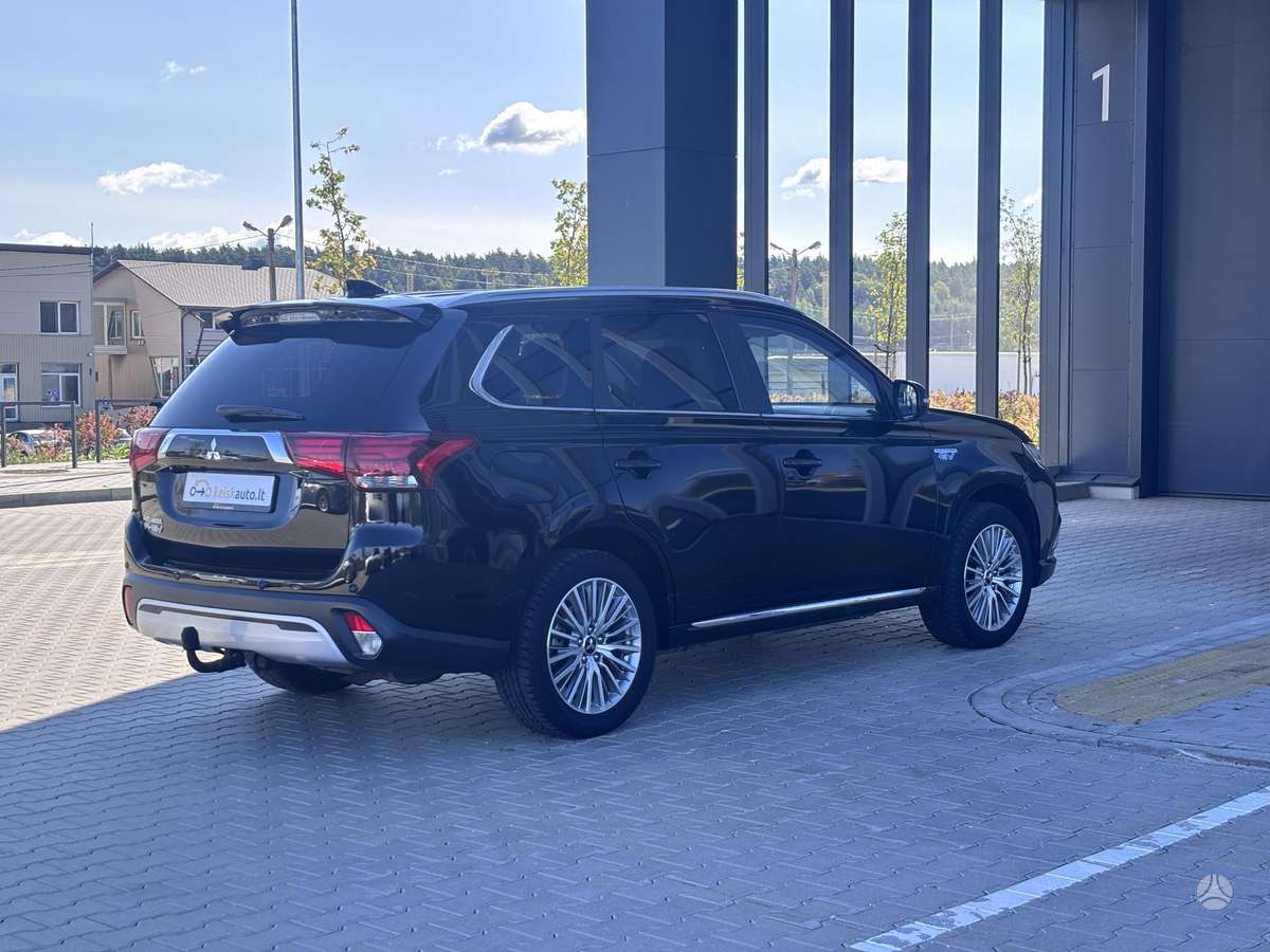 Mitsubishi Outlander - 10