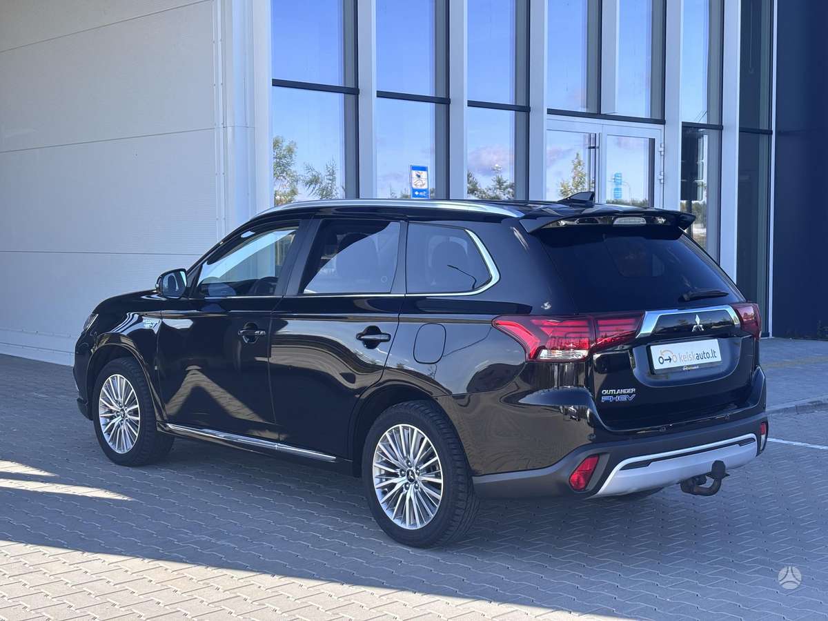 Mitsubishi Outlander - 12
