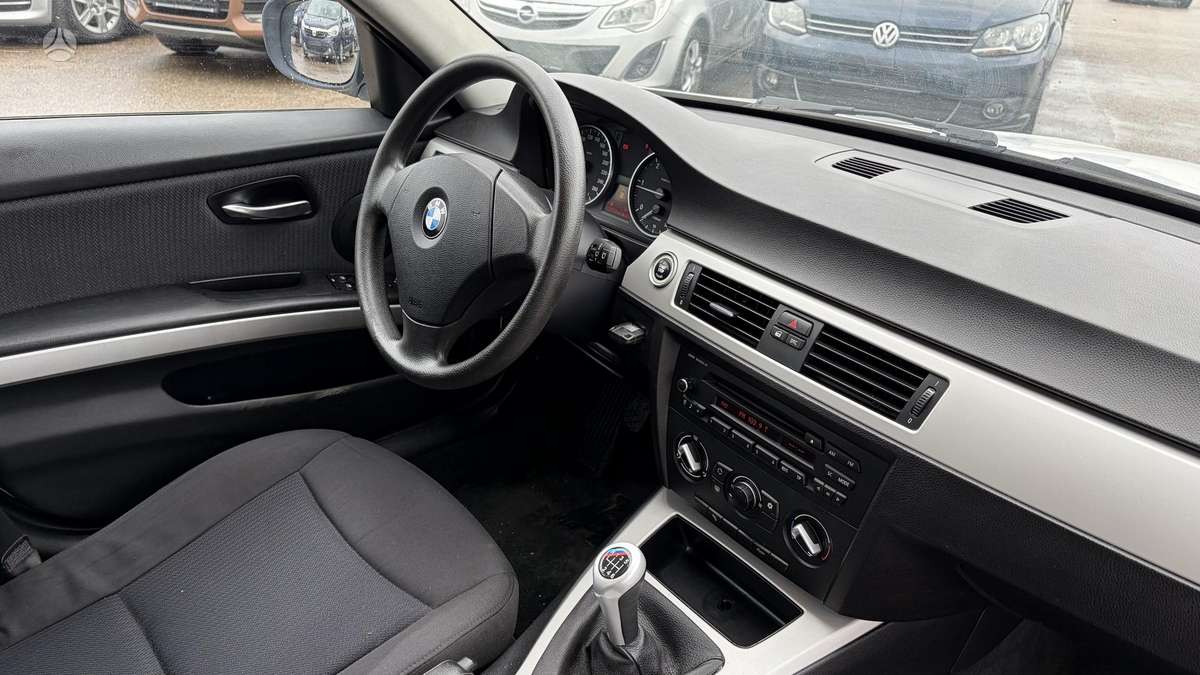 BMW 320, 2.0 l., Седан