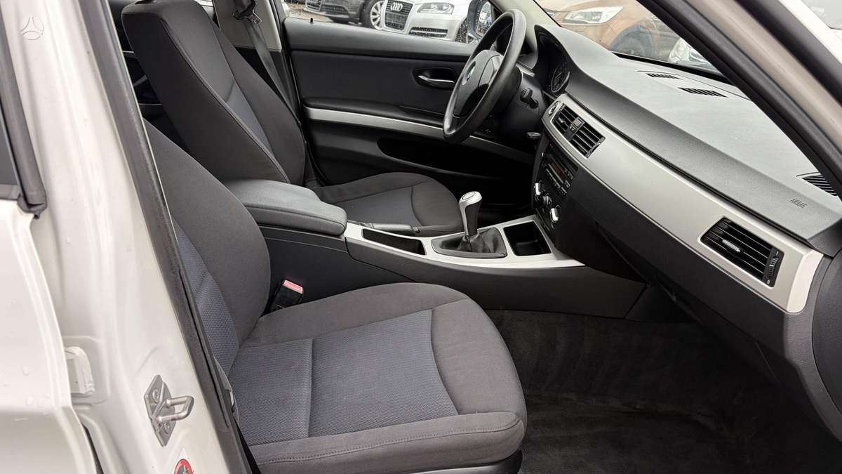 BMW 320, 2.0 l., Седан