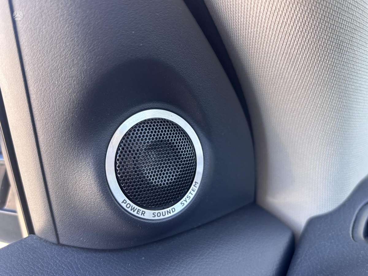 Mitsubishi Outlander - 3