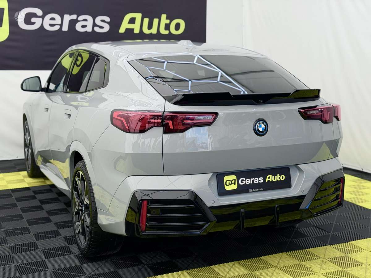BMW iX2 - 6