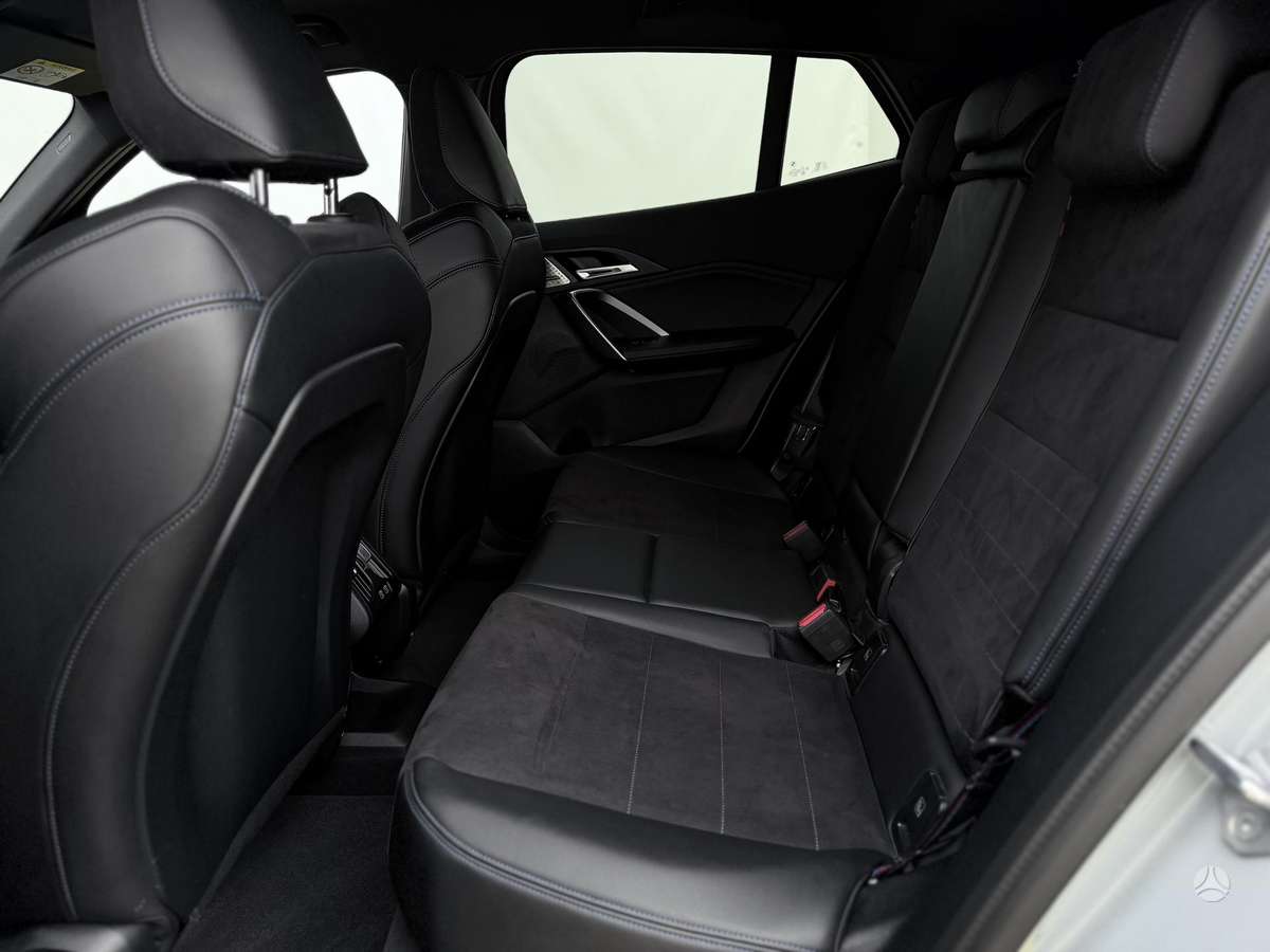 BMW iX2 - 11