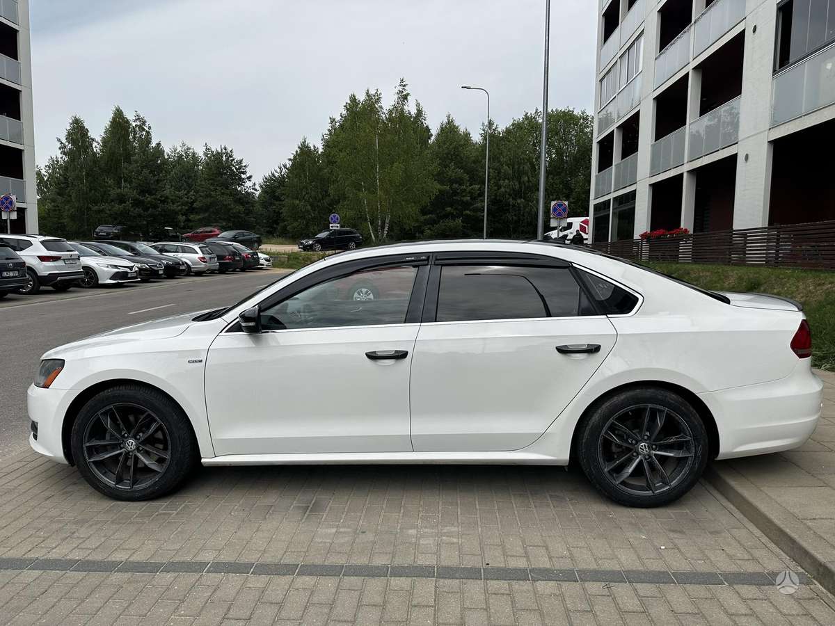 Volkswagen Passat - 4