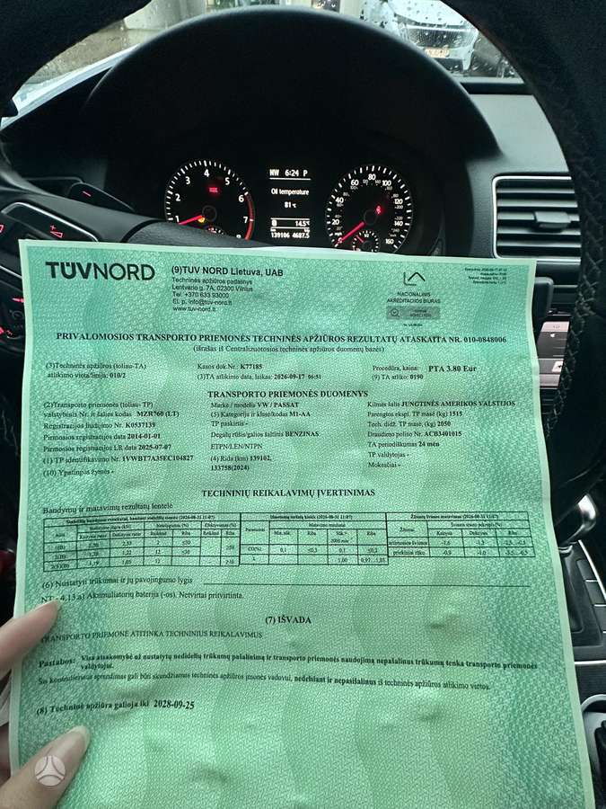 Volkswagen Passat - 8