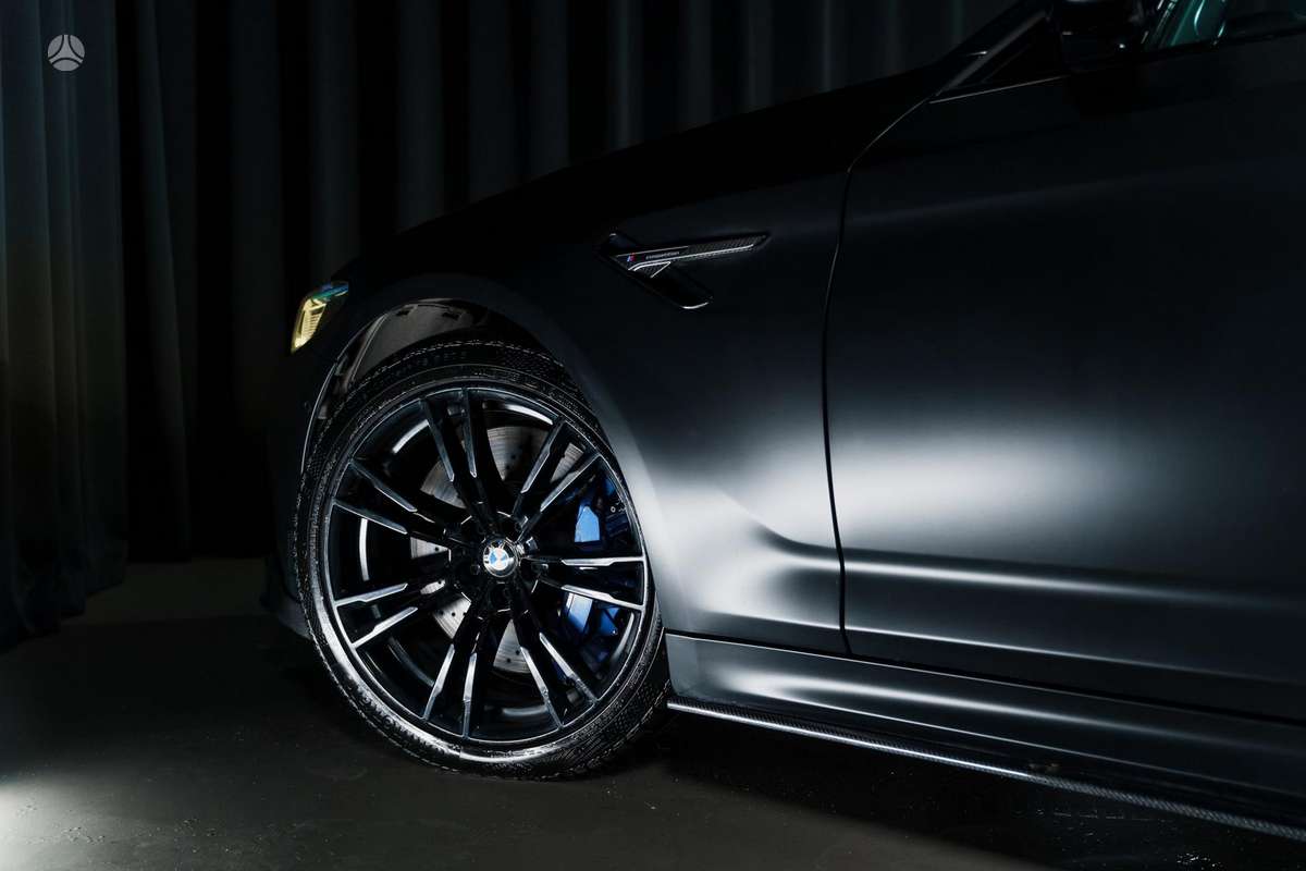 BMW M5, 4.4 l., Седан
