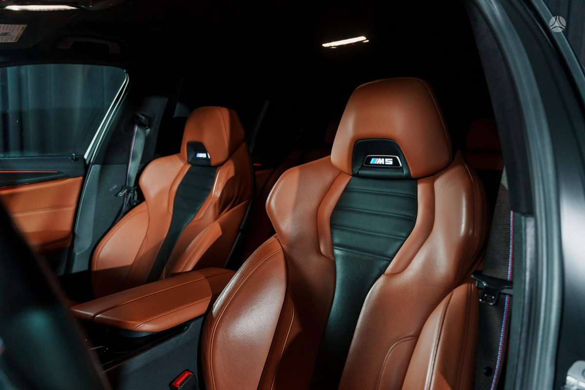 BMW M5, 4.4 l., Седан