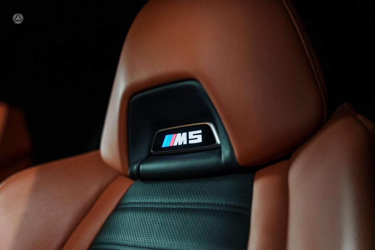 BMW M5, 4.4 l., Седан
