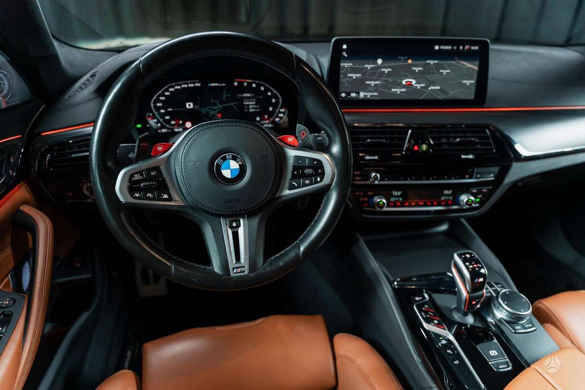 BMW M5, 4.4 l., Седан