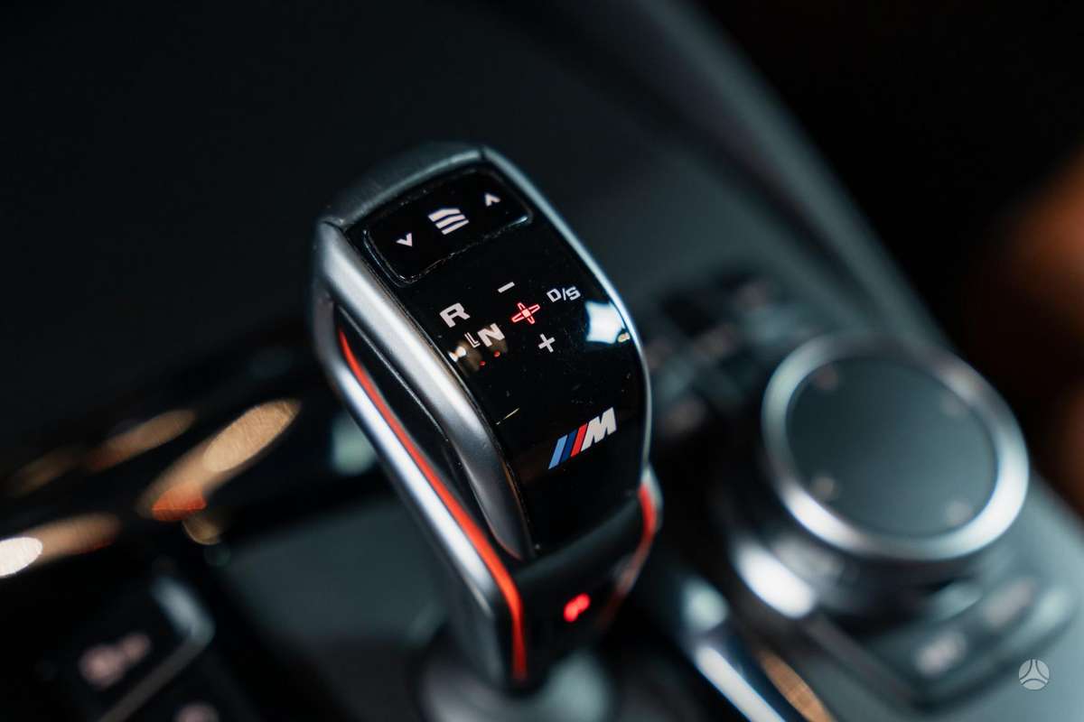 BMW M5, 4.4 l., Седан