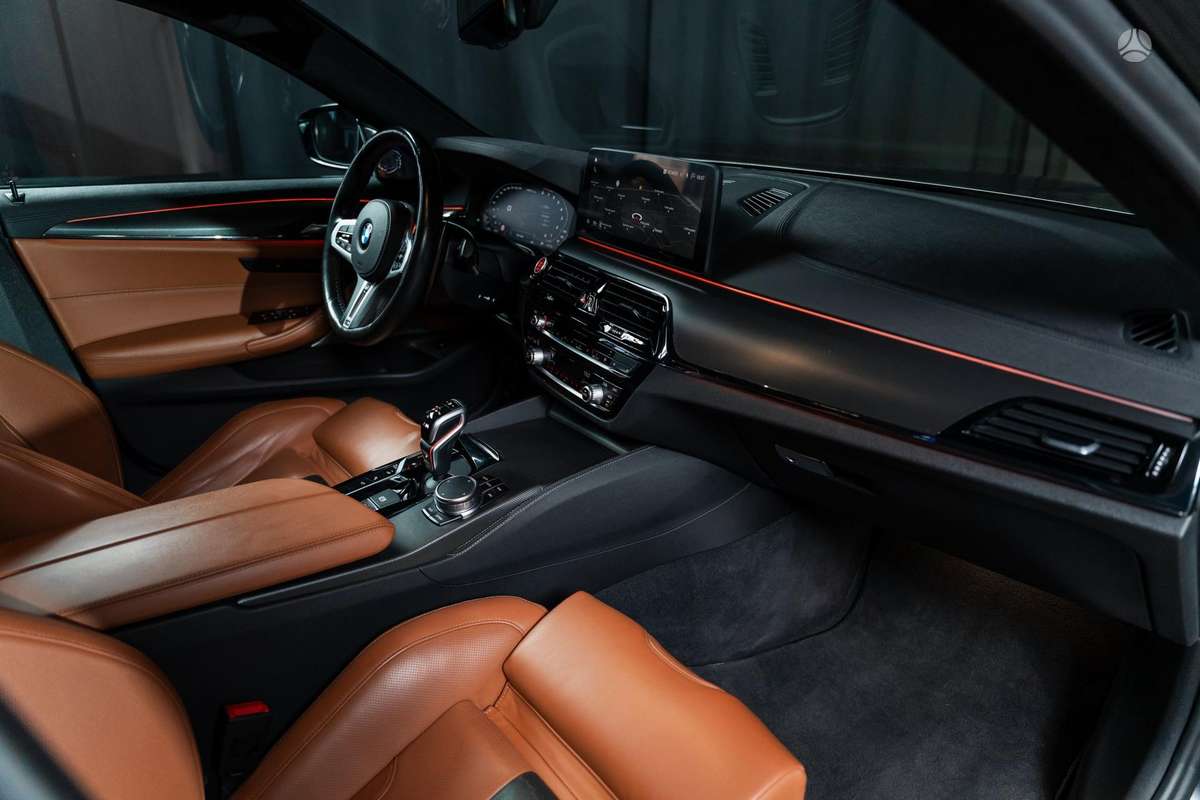 BMW M5, 4.4 l., Седан