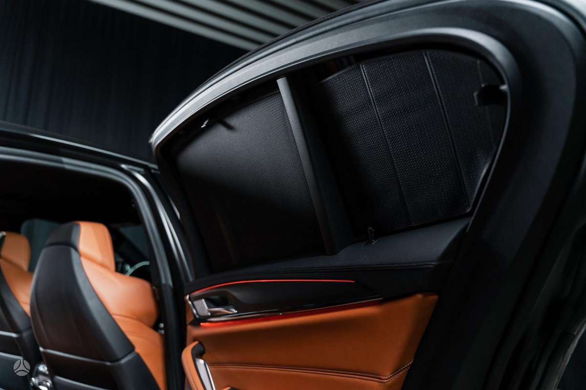 BMW M5, 4.4 l., Седан
