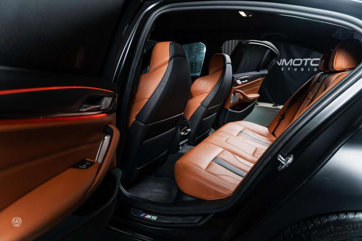 BMW M5, 4.4 l., Седан
