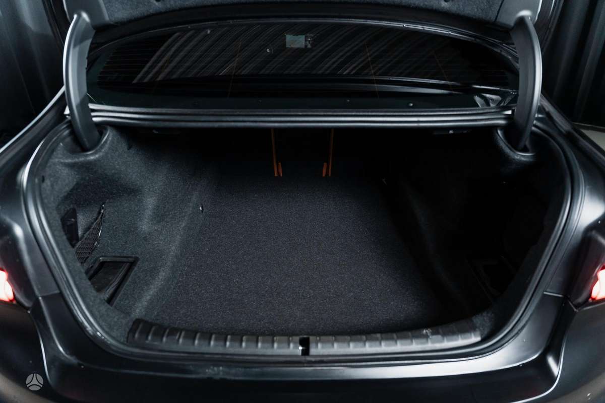 BMW M5, 4.4 l., Седан