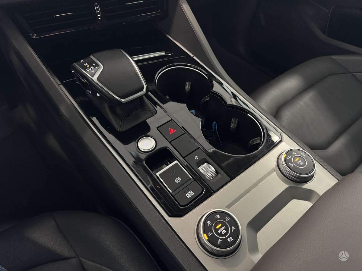 Volkswagen Touareg - 9
