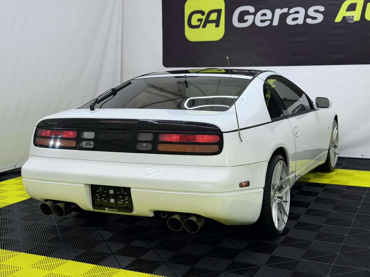 Nissan 300 ZX - 4