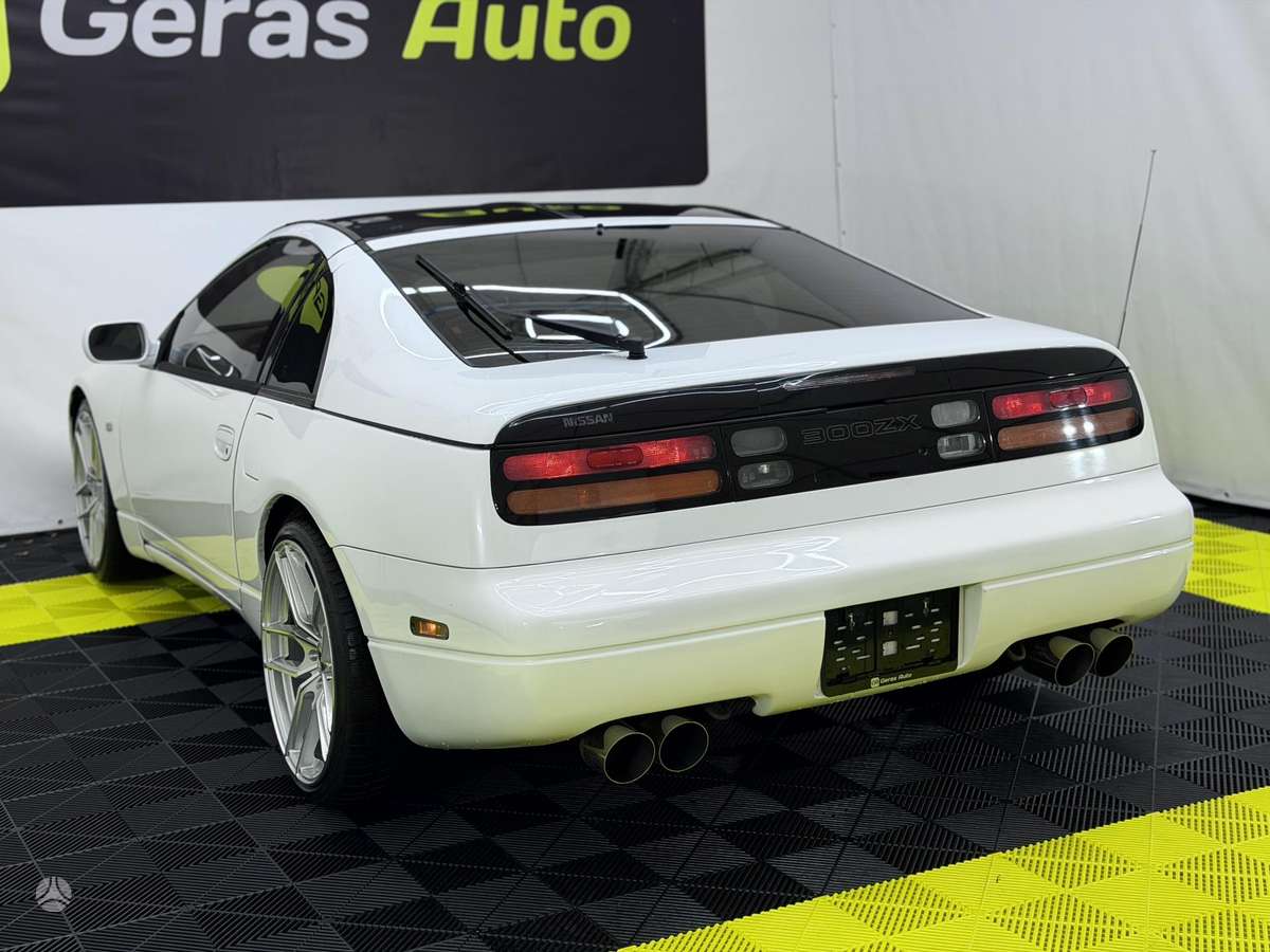 Nissan 300 ZX - 6