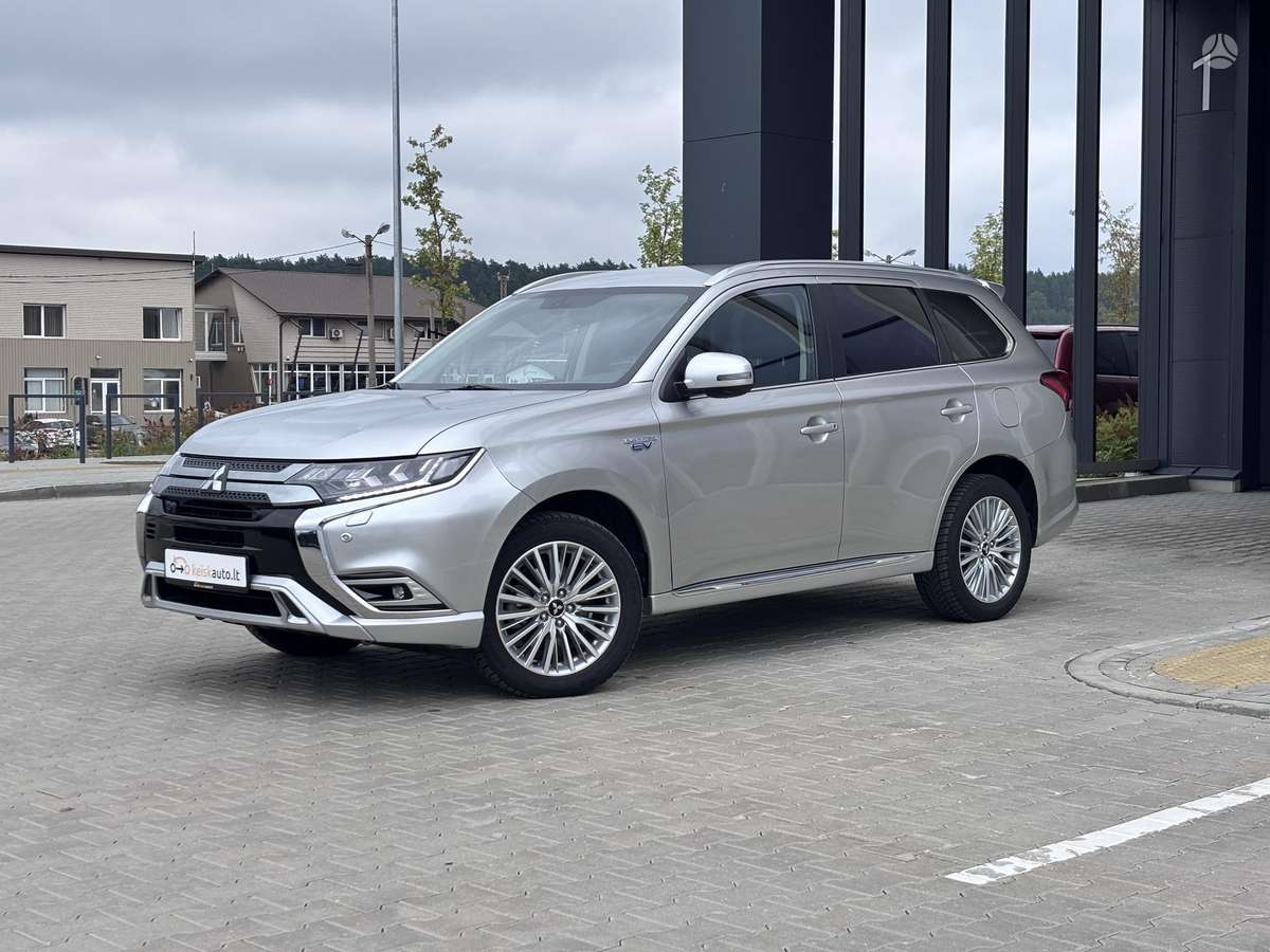Mitsubishi Outlander - 1