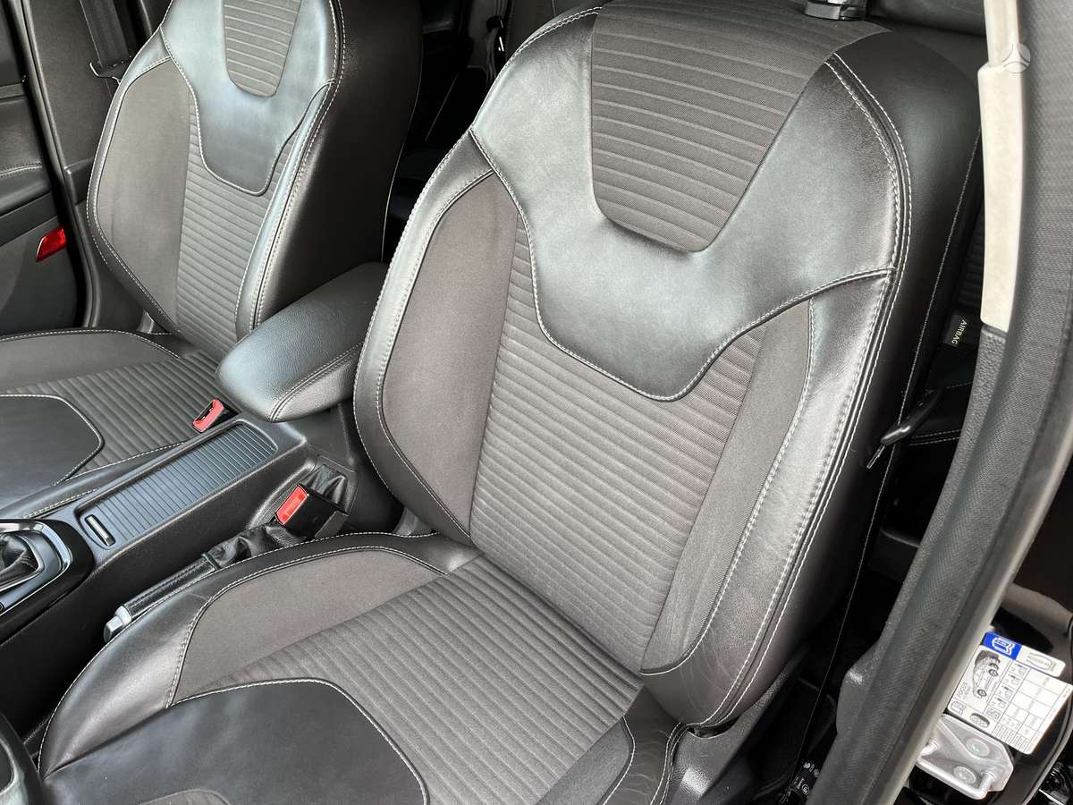 Ford Focus - 11