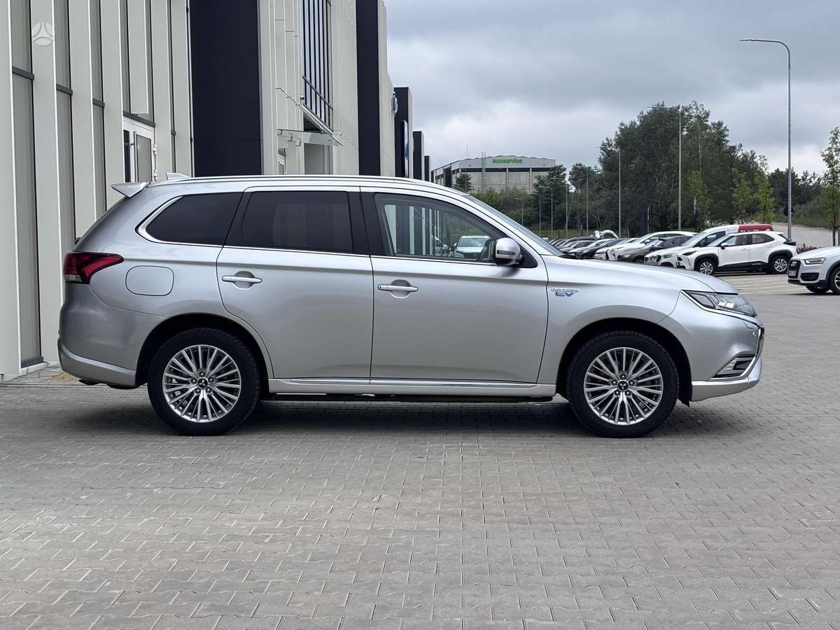 Mitsubishi Outlander - 6